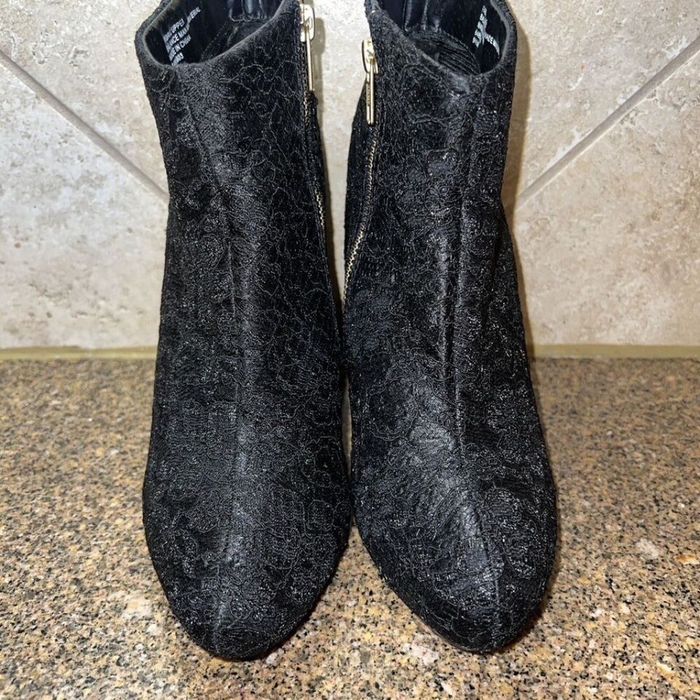 Diba Black Lace All Over Womens Ankle Bootie Gold Side Zip Size 9.5M